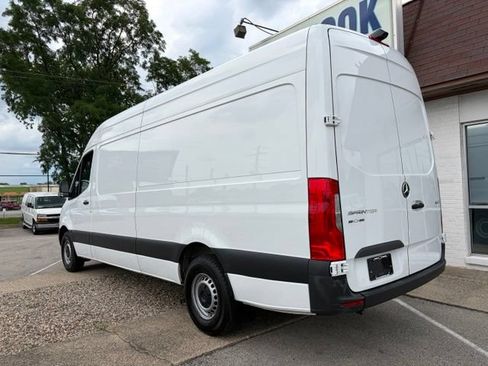 Used 2024 Mercedes-Benz Sprinter 2500 image 7