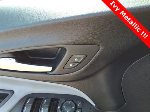 Used 2018 Chevrolet Equinox LS image 24