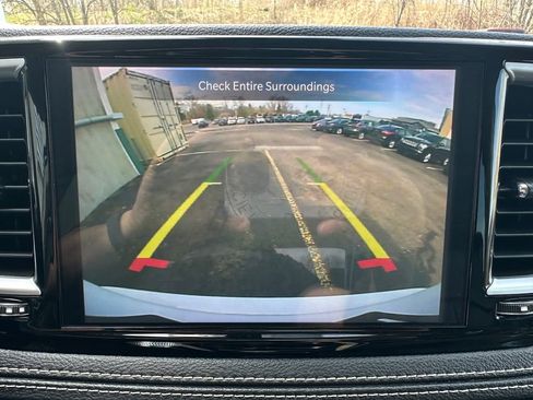 Certified 2023 Chrysler Pacifica Limited FWD image 7