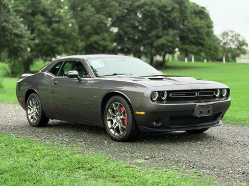 Used 2017 Dodge Challenger GT w/ Driver Convenience Group AWD/4WD image 5