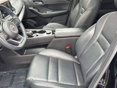 Used 2023 Nissan Rogue SV w/ SV Premium Package image 16