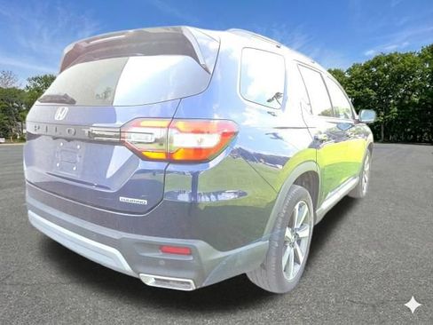 Used 2023 Honda Pilot Touring image 6