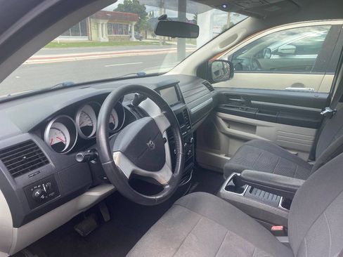 Used 2008 Dodge Grand Caravan SXT image 3