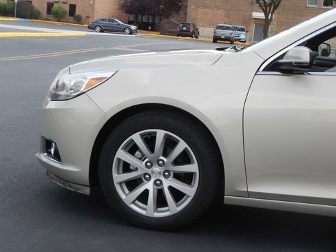 Used 2013 Chevrolet Malibu LT FWD image 14