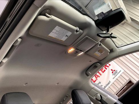 Used 2025 Toyota Highlander LE FWD image 13