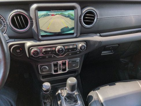Used 2021 Jeep Wrangler Unlimited Sahara AWD/4WD image 14