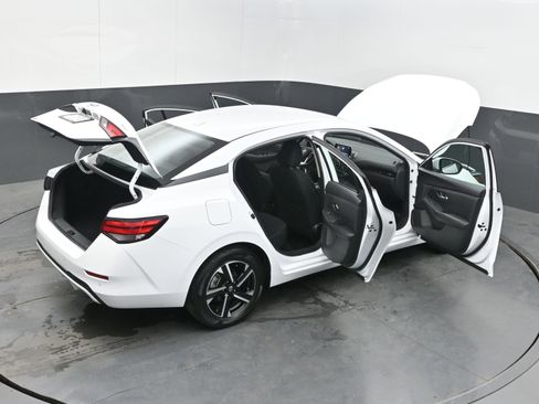 Used 2024 Nissan Sentra SV image 46