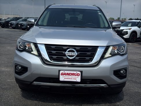 Used 2017 Nissan Pathfinder SL w/ SL Tech Package AWD/4WD image 3