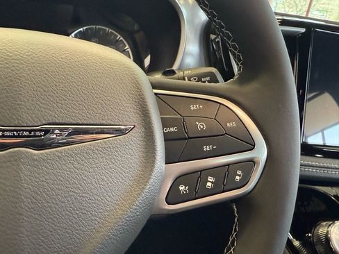 New 2026 Chrysler Pacifica Select AWD/4WD image 12