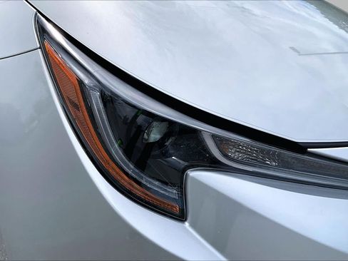 Used 2025 Toyota Corolla LE w/ LE Premium Package FWD image 27