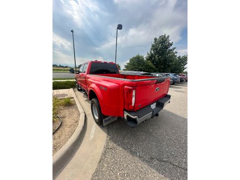 Used 2025 Ford F350 XLT AWD/4WD image 3