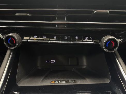 Used 2026 Chevrolet Traverse LT image 19