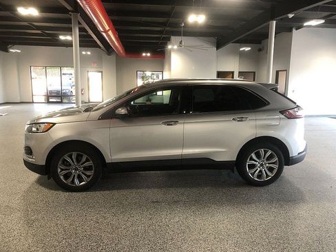 Used 2019 Ford Edge Titanium AWD/4WD image 2