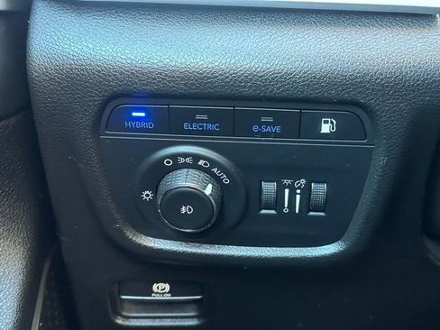 Used 2023 Jeep Grand Cherokee 4WD 4xe image 18