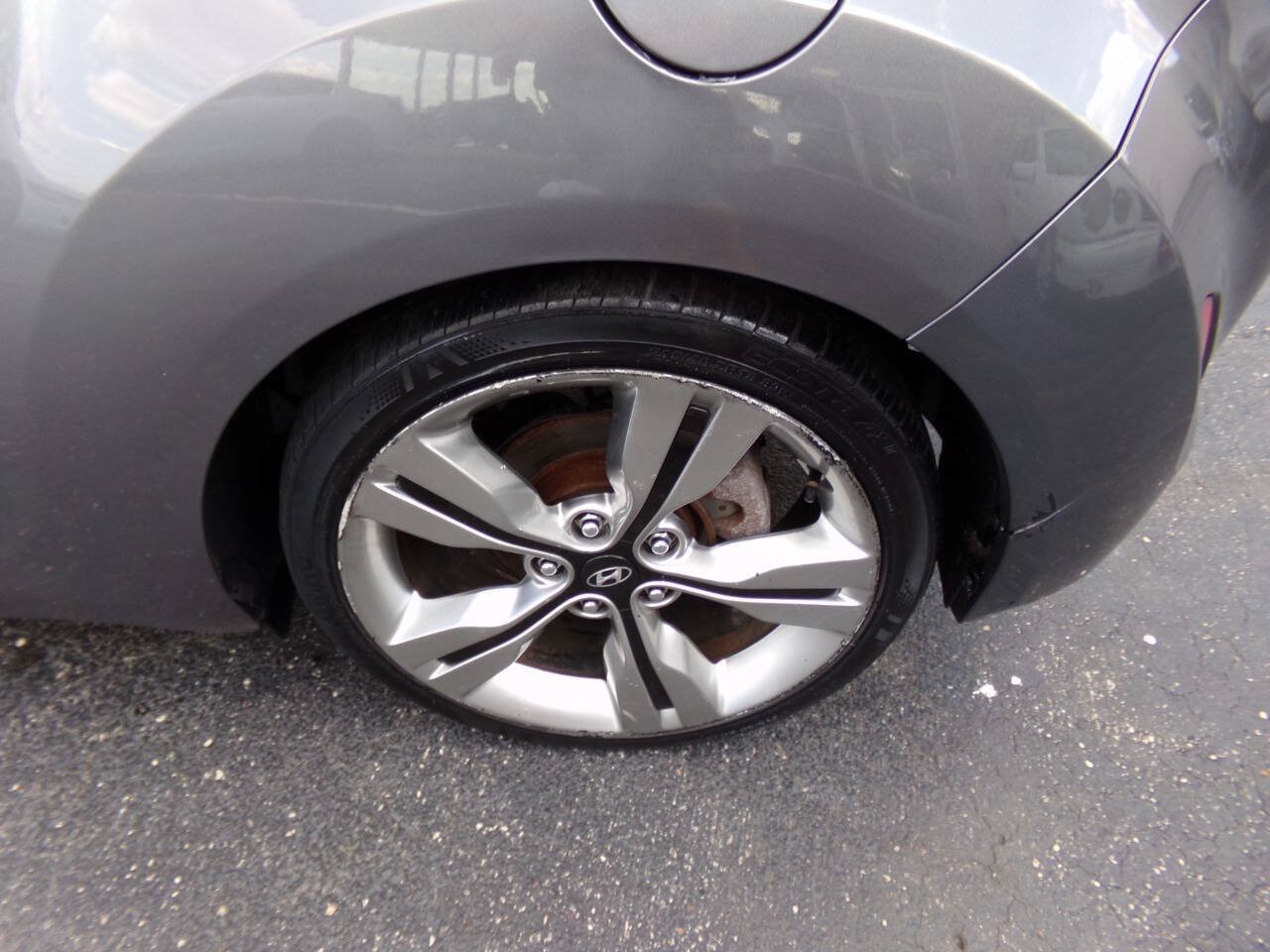 Used 2015 Hyundai Veloster w/ Option Group 03 FWD image 39