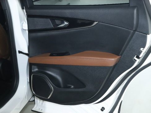 Certified 2023 Lincoln Nautilus Reserve image 32