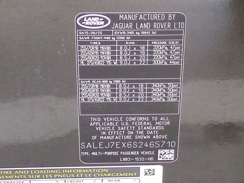 New 2025 Land Rover Defender 110 S image 28