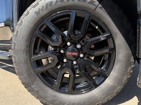 Used 2024 GMC Sierra 1500 Elevation w/ Elevation Premium Package image 11