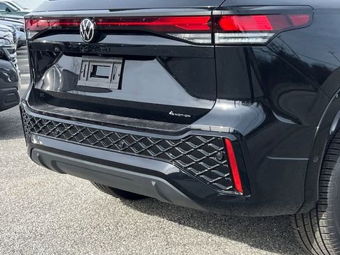 New 2026 Volkswagen Tiguan SE R-Line AWD/4WD image 5