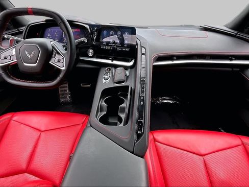Used 2022 Chevrolet Corvette Stingray Coupe w/ Z51 Performance Package RWD image 14