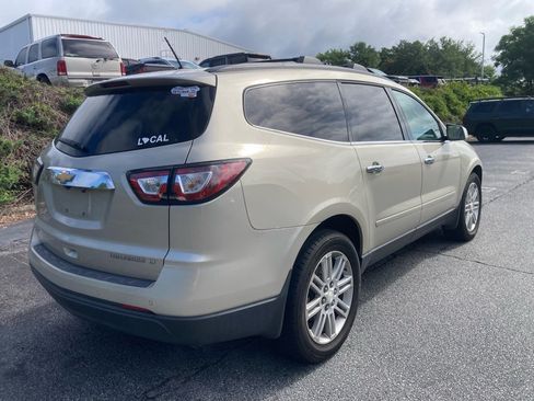 Used 2015 Chevrolet Traverse LT w/ Style and Technology Package AWD/4WD image 4