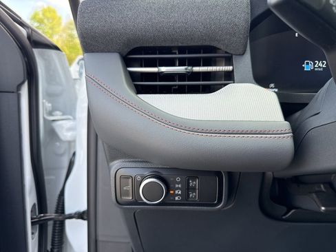 New 2026 Ford Explorer Active image 11