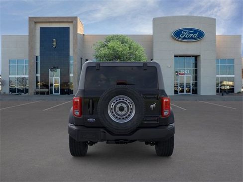 New 2025 Ford Bronco 4-Door image 5