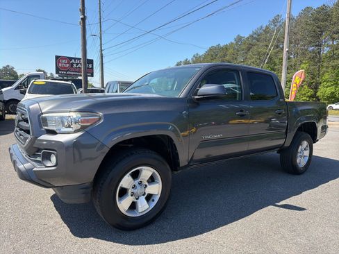 Used 2016 Toyota Tacoma SR5 w/ Towing Package image 1