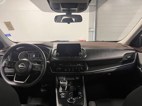 Used 2023 Nissan Rogue S image 20