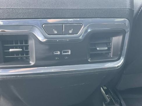 Used 2024 Chevrolet Silverado 1500 High Country w/ High Country Premium Package AWD/4WD image 18