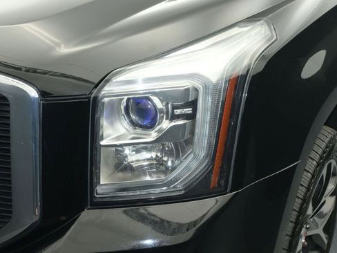 Used 2016 GMC Yukon SLT AWD/4WD image 9