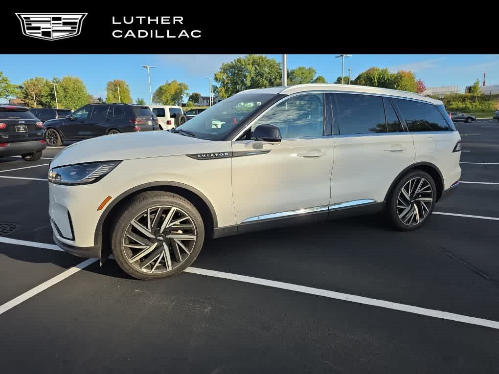 Used 2025 Lincoln Aviator Reserve w/ Equipment Group 201A AWD/4WD image 1