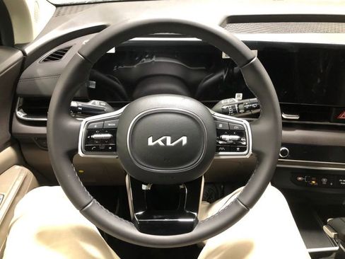 New 2026 Kia Carnival EX FWD image 25