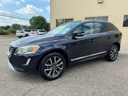 Used 2017 Volvo XC60 T6 Dynamic w/ Preferred Option Package AWD/4WD image 4