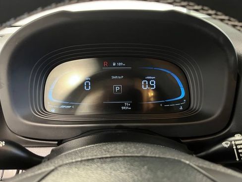 Used 2025 Hyundai Venue Limited FWD image 26