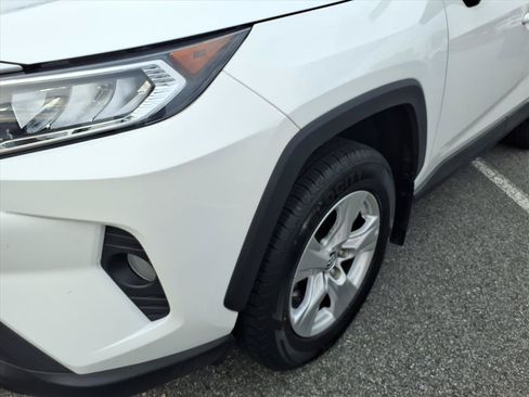 Used 2021 Toyota RAV4 XLE AWD/4WD image 9
