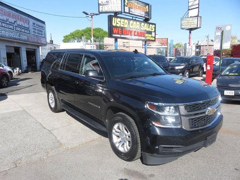 Used 2019 Chevrolet Suburban LT AWD/4WD image 3