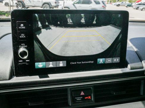 Used 2025 Honda Pilot EX-L image 24