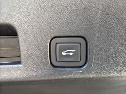 Used 2025 Chevrolet Traverse RS w/ LPO, Floor Liner Package AWD/4WD image 23