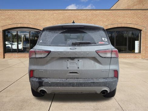 Used 2021 Ford Escape SE image 4