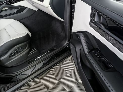 New 2026 Porsche Cayenne GTS image 28