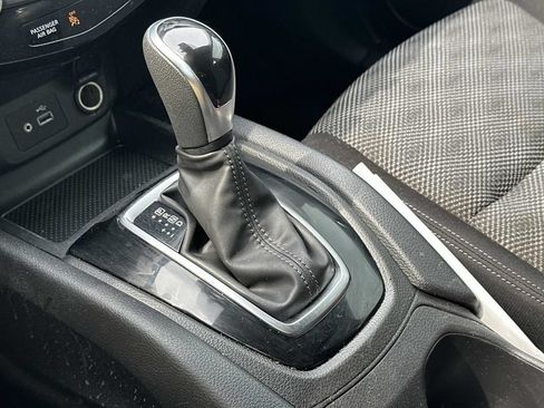 Used 2021 Nissan Rogue Sport SV FWD image 32