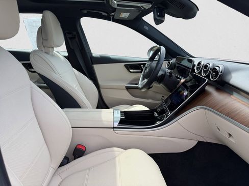 Used 2025 Mercedes-Benz C 300 Sedan image 15