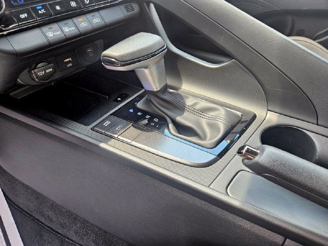 Used 2025 Hyundai Elantra Sport FWD image 24