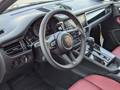 New 2026 Porsche Macan image 4