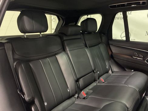 Used 2025 Land Rover Range Rover SE AWD/4WD image 32