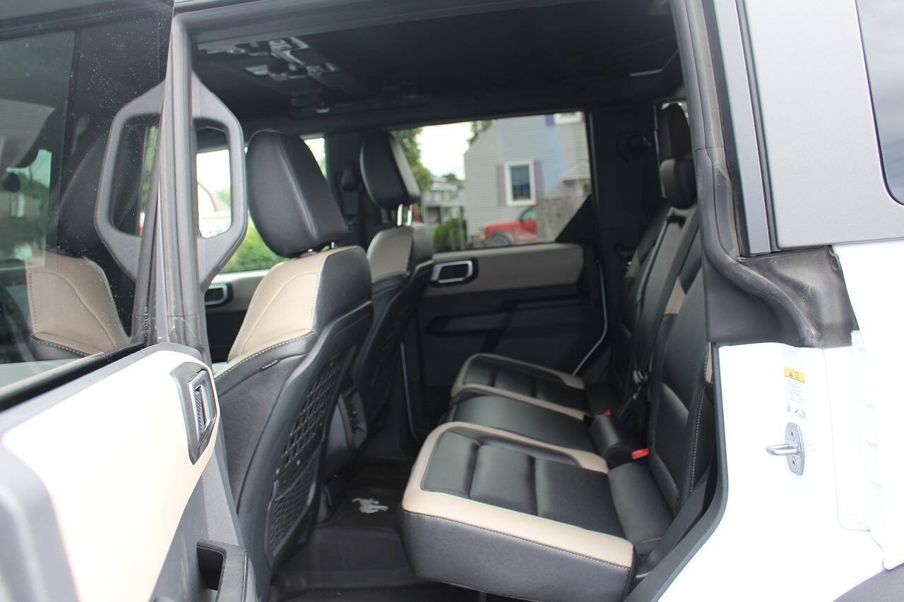 Used 2025 Ford Bronco Big Bend w/ Black Diamond Package AWD/4WD image 7
