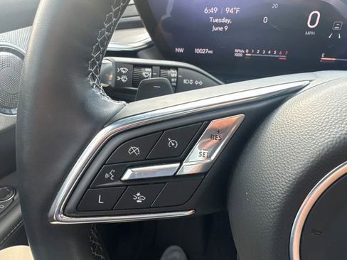 Used 2025 Buick Enclave Avenir AWD/4WD image 24