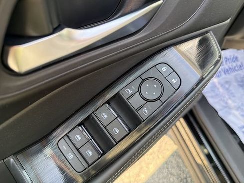 Certified 2023 Nissan Rogue SV w/ SV Premium B Package AWD/4WD image 16