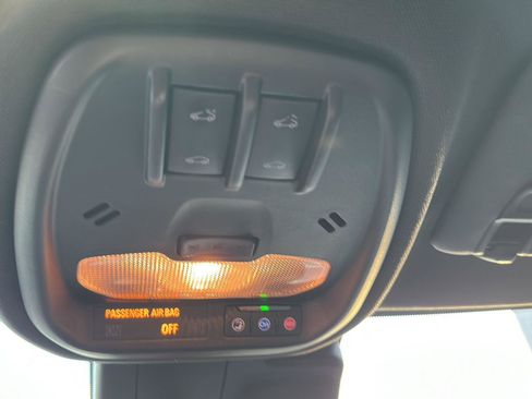 Used 2024 Chevrolet Trax RS w/ Sunroof Package image 34